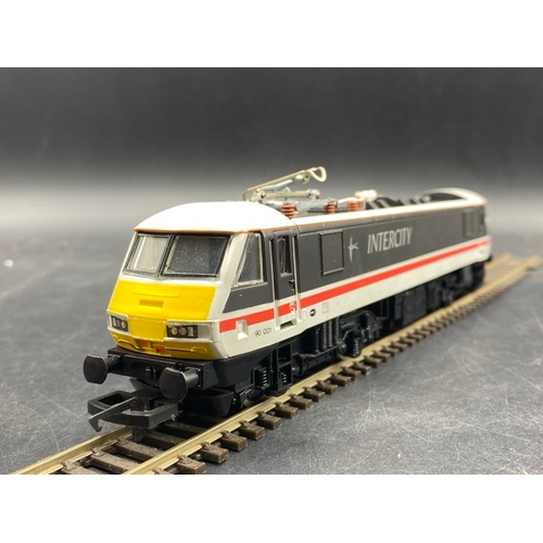 268 - Hornby R242 Class 90 90001 in Intercity Swallow livery - Tested Runner
(350g)
'DCC Fitted' label on ... 