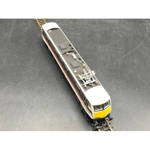 268 - Hornby R242 Class 90 90001 in Intercity Swallow livery - Tested Runner
(350g)
'DCC Fitted' label on ... 