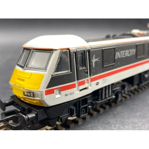 268 - Hornby R242 Class 90 90001 in Intercity Swallow livery - Tested Runner
(350g)
'DCC Fitted' label on ... 