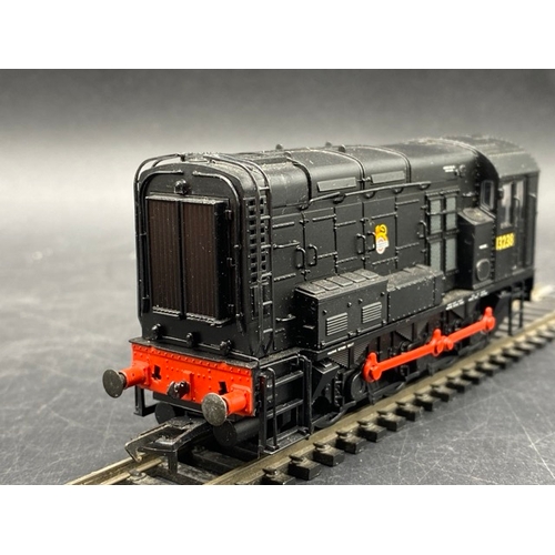 270 - Bachmann Branchline 32-114 Class 08 Shunter 13238 in BR Black with Early Emblem with Hinged Door - T... 