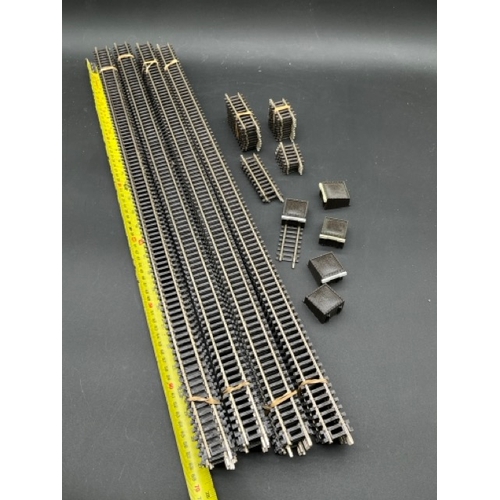 123 - Large quantity of Peco Setrack OO gauge track - Very Good condition
(6500g)
250+ items - Appears use... 