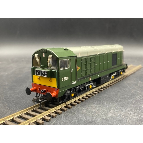 271 - Bachmann Branchline 32-033DS Class 20 D8158 in BR green with centre headcode boxes (DCC Sound Fitted... 