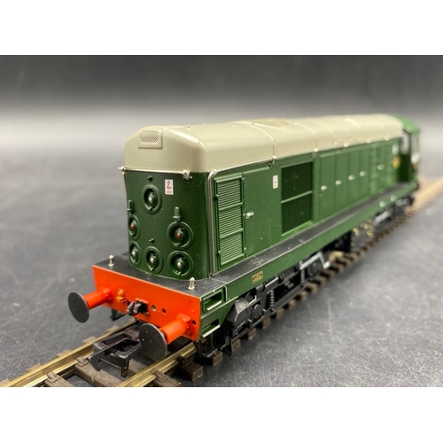 274 - Bachmann Branchline 32-044 Class 20 D8028 in BR Green with Indicator Discs & Tablet Catcher - Tested... 