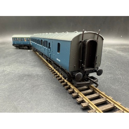 275 - Lima OO gauge Boxed Class 117 DMU - Tested Runner 
(700g)
Lima 205138A Class 117 DMU Power Car W5133... 