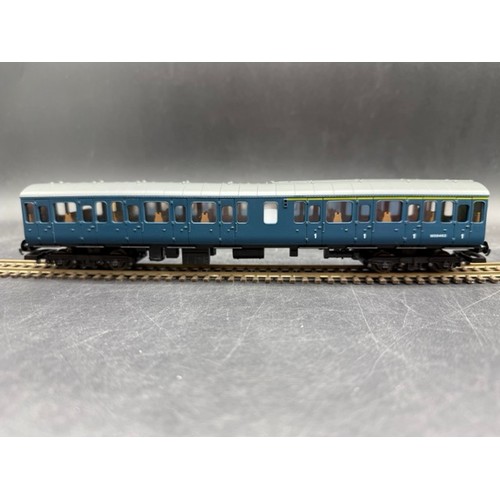 275 - Lima OO gauge Boxed Class 117 DMU - Tested Runner 
(700g)
Lima 205138A Class 117 DMU Power Car W5133... 