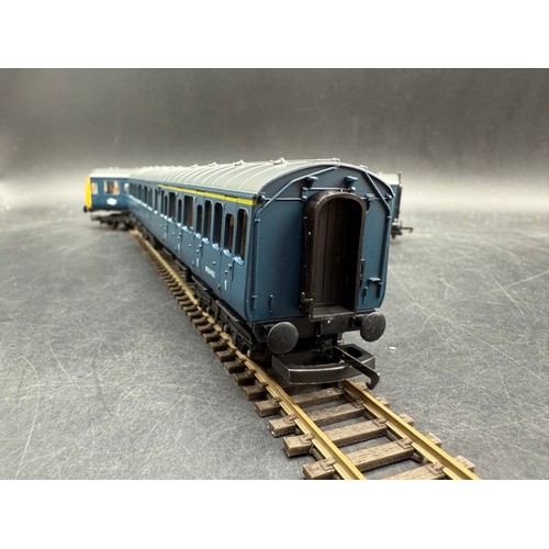 275 - Lima OO gauge Boxed Class 117 DMU - Tested Runner 
(700g)
Lima 205138A Class 117 DMU Power Car W5133... 