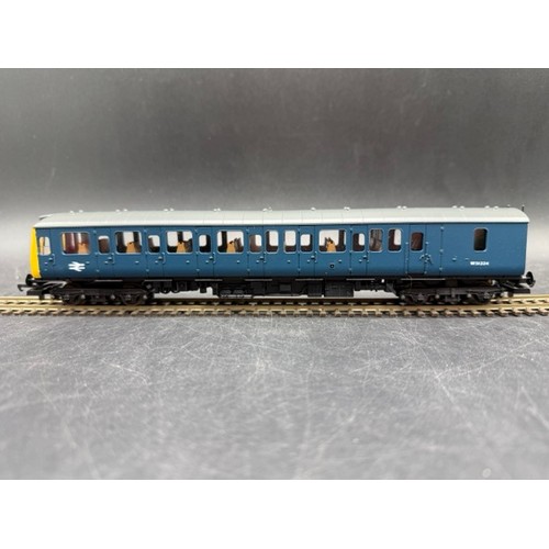 275 - Lima OO gauge Boxed Class 117 DMU - Tested Runner 
(700g)
Lima 205138A Class 117 DMU Power Car W5133... 