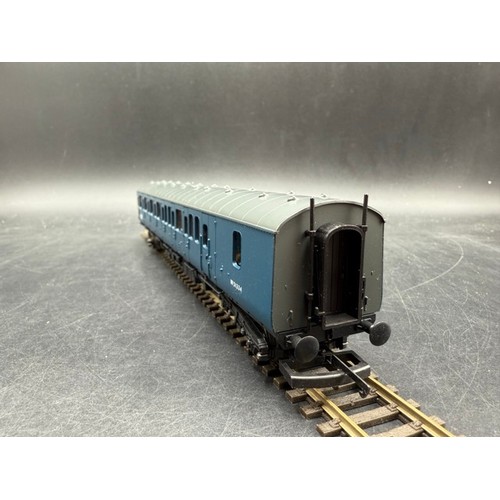 275 - Lima OO gauge Boxed Class 117 DMU - Tested Runner 
(700g)
Lima 205138A Class 117 DMU Power Car W5133... 