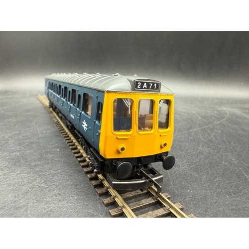 275 - Lima OO gauge Boxed Class 117 DMU - Tested Runner 
(700g)
Lima 205138A Class 117 DMU Power Car W5133... 