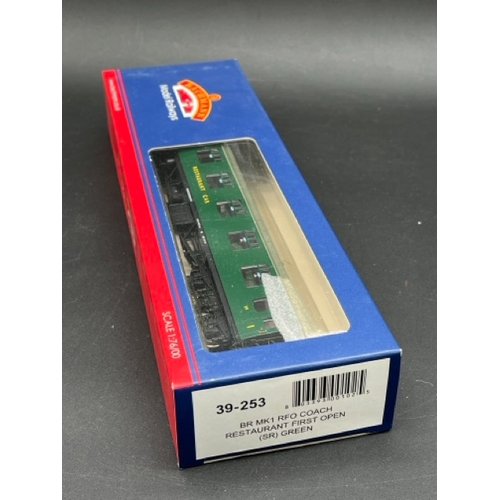 415 - A rake of 7 OO gauge Bachmann BR Southern Railway Green coaches in boxes
(1000g)
Bachmann Branchline... 