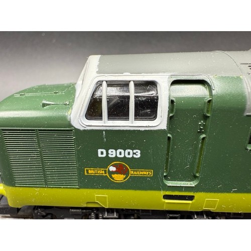 279 - Lima L205105 Class 55 Deltic D9003 'Meld' in BR green - Tested Runner
(300g)