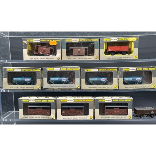 420 - 10 Boxed Wrenn Rolling stock
(1000g)
Wrenn W4630 8 Ton Cattle wagon (3)
Wrenn W4640 Goods Wagon Stee... 