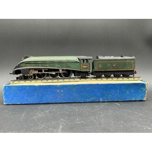 82 - Two 3-Rail Tested Dublo Locos and Rolling-stock
(2000g)
Hornby Dublo 3-rail L11 4-6-2 BR green A4 Cl... 