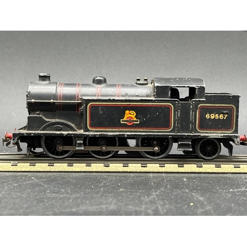 82 - Two 3-Rail Tested Dublo Locos and Rolling-stock
(2000g)
Hornby Dublo 3-rail L11 4-6-2 BR green A4 Cl... 