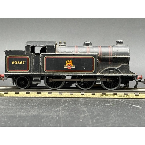 82 - Two 3-Rail Tested Dublo Locos and Rolling-stock
(2000g)
Hornby Dublo 3-rail L11 4-6-2 BR green A4 Cl... 