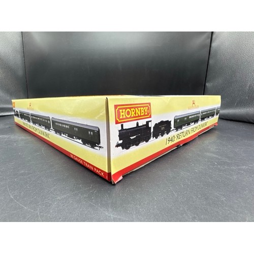 190 - Hornby R3302 '1940: Return from Dunkirk' 75th Anniversary Train Pack with 700 class 0-6-0 325 in Sou... 