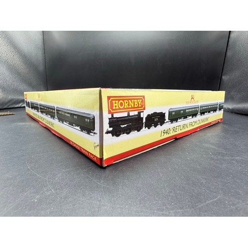 190 - Hornby R3302 '1940: Return from Dunkirk' 75th Anniversary Train Pack with 700 class 0-6-0 325 in Sou... 