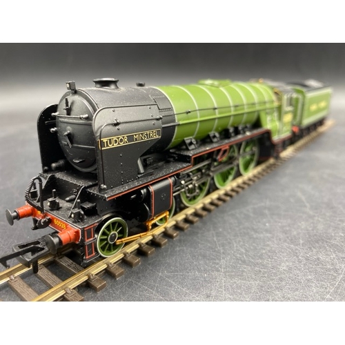 289 - Bachmann Branchline 31-527 Class A2 4-6-2 60528 'Tudor Minstrel' in BR apple green with single chimn... 