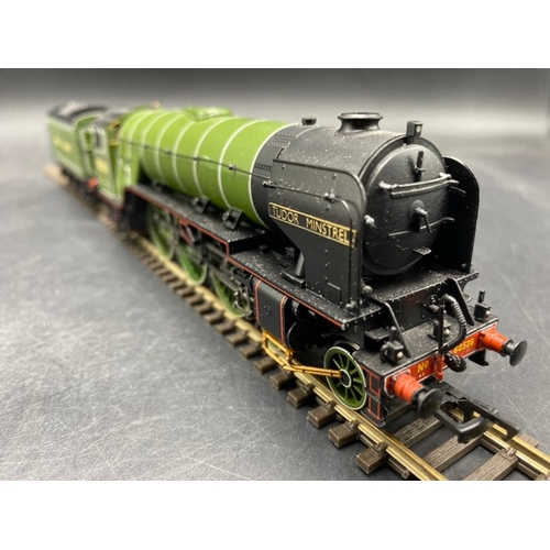 289 - Bachmann Branchline 31-527 Class A2 4-6-2 60528 'Tudor Minstrel' in BR apple green with single chimn... 