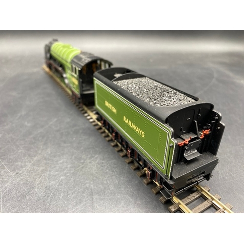 289 - Bachmann Branchline 31-527 Class A2 4-6-2 60528 'Tudor Minstrel' in BR apple green with single chimn... 