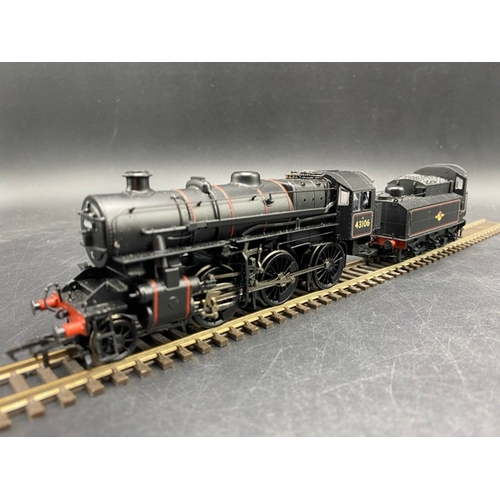 292 - Bachmann Branchline 32-585 Ivatt class 4 2-6-0 43106 in BR black with late crest & tablet catcher - ... 