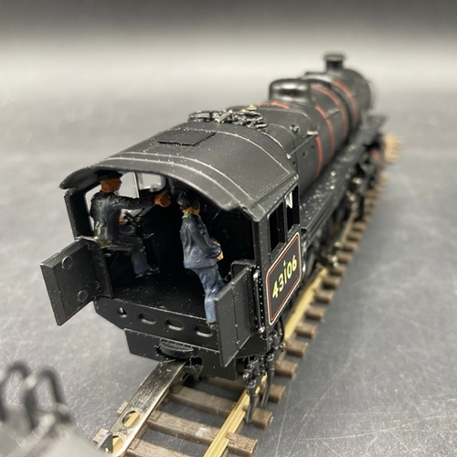 292 - Bachmann Branchline 32-585 Ivatt class 4 2-6-0 43106 in BR black with late crest & tablet catcher - ... 