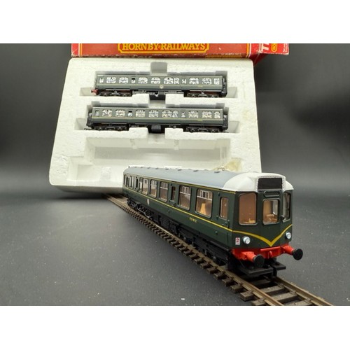 192 - Hornby R369-LN013 Train Pack. Hornby R369 Class 110 3 Car DMU in BR Green. E51829, E59695 and E51812... 