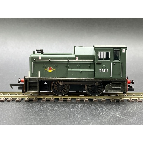 307 - Two Hornby OO gauge 0-4-0 Shunter locomotives - both Tested Runners
(500g)
Hornby R2188 Class 06 Shu... 