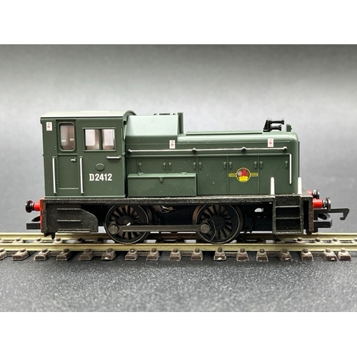 307 - Two Hornby OO gauge 0-4-0 Shunter locomotives - both Tested Runners
(500g)
Hornby R2188 Class 06 Shu... 