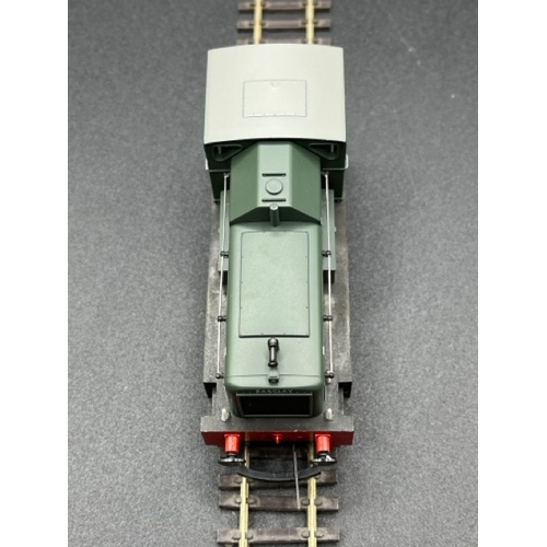 307 - Two Hornby OO gauge 0-4-0 Shunter locomotives - both Tested Runners
(500g)
Hornby R2188 Class 06 Shu... 