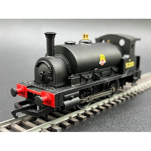 307 - Two Hornby OO gauge 0-4-0 Shunter locomotives - both Tested Runners
(500g)
Hornby R2188 Class 06 Shu... 