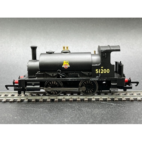 307 - Two Hornby OO gauge 0-4-0 Shunter locomotives - both Tested Runners
(500g)
Hornby R2188 Class 06 Shu... 