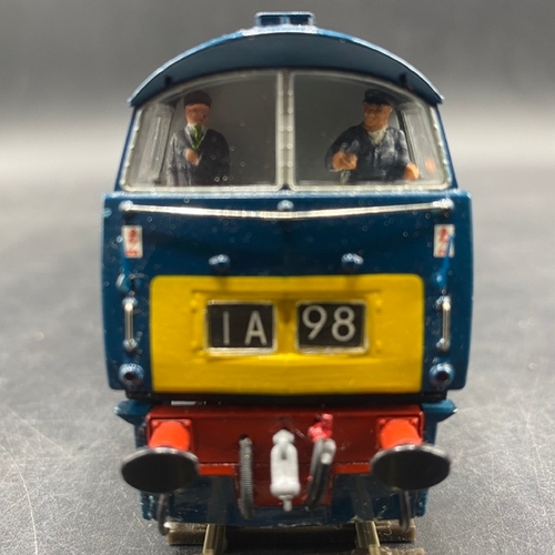 319 - Heljan 5219-PO02 Heljan 5219 Class 52 diesel D1037 in early blue with small yellow warning panels - ... 