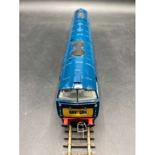 319 - Heljan 5219-PO02 Heljan 5219 Class 52 diesel D1037 in early blue with small yellow warning panels - ... 