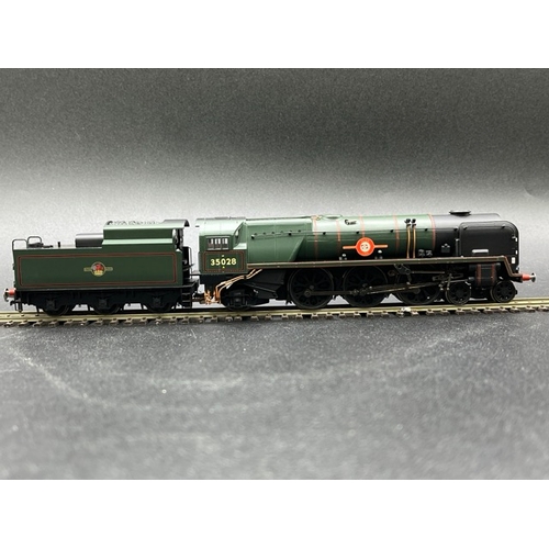 312 - Hornby R2169 Rebuilt Merchant Navy Class 4-6-2 35028 'Clan Line' in BR green - Tested Runner
(600g)
... 