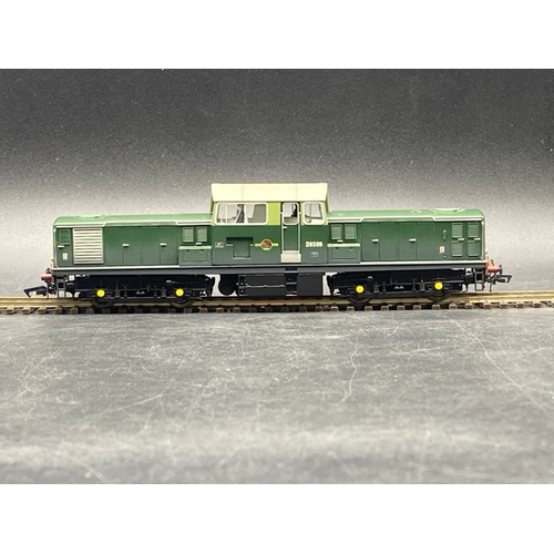 321 - Heljan 17981 Class 17 D8599 in BR green with small yellow panels - weathered - Tested Runner
(600g)