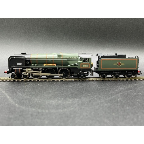 93 - A Boxed Wrenn W2287 OO gauge Rebuilt Bulleid Pacific locomotive and tender, 'Westward Ho' No.34036 -... 