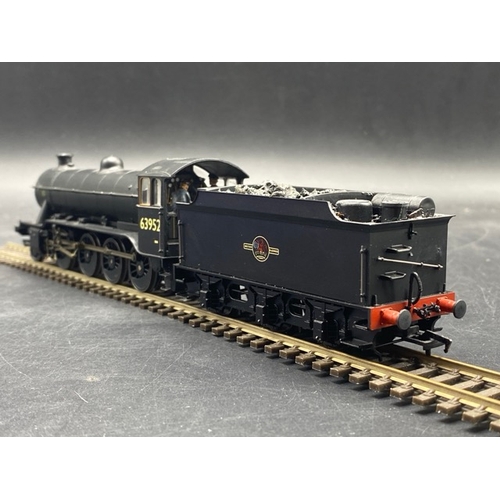 323 - Heljan 6603913 Class O2/3 Tango 2-8-0 63952 in BR black with late crest with stepped tender - Tested... 