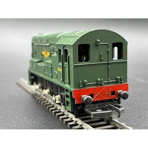 325 - Lima L205108 Class 08 3004 in BR Green in Wrenn 2205 box - Tested Runner
(300g)
Noisy runner, needin... 