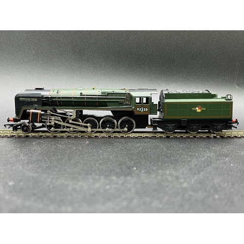 328 - Two OO gauge Boxed Hornby Margate Steam locomotives - Tested Runners
(750g)
Hornby R303 9F Class 9F ... 