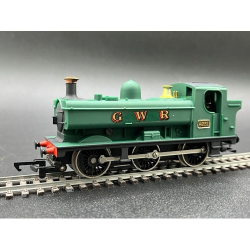 328 - Two OO gauge Boxed Hornby Margate Steam locomotives - Tested Runners
(750g)
Hornby R303 9F Class 9F ... 