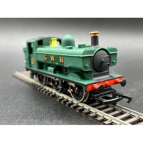 328 - Two OO gauge Boxed Hornby Margate Steam locomotives - Tested Runners
(750g)
Hornby R303 9F Class 9F ... 