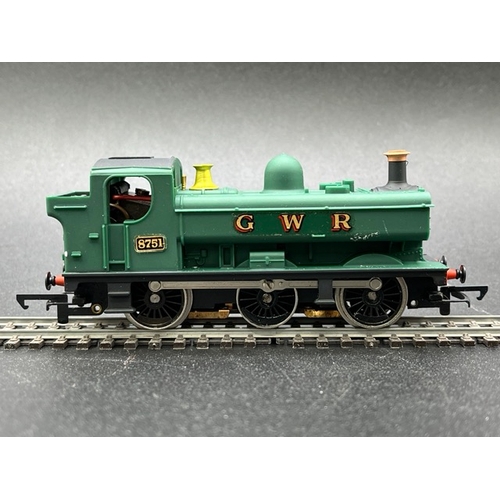 328 - Two OO gauge Boxed Hornby Margate Steam locomotives - Tested Runners
(750g)
Hornby R303 9F Class 9F ... 