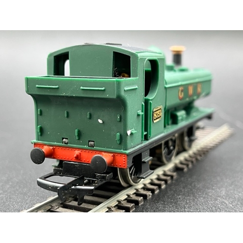 328 - Two OO gauge Boxed Hornby Margate Steam locomotives - Tested Runners
(750g)
Hornby R303 9F Class 9F ... 