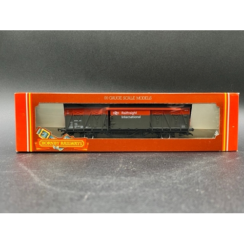 421 - 17 OO gauge Hornby Margate Boxed Rolling-stock appearing 'As New'
(1800g)
Boxes in Very Good conditi... 