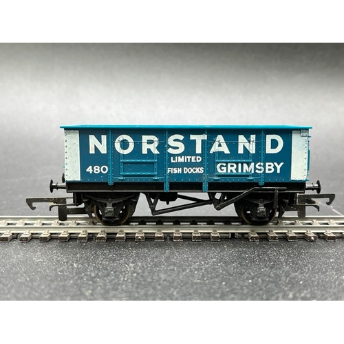 421 - 17 OO gauge Hornby Margate Boxed Rolling-stock appearing 'As New'
(1800g)
Boxes in Very Good conditi... 