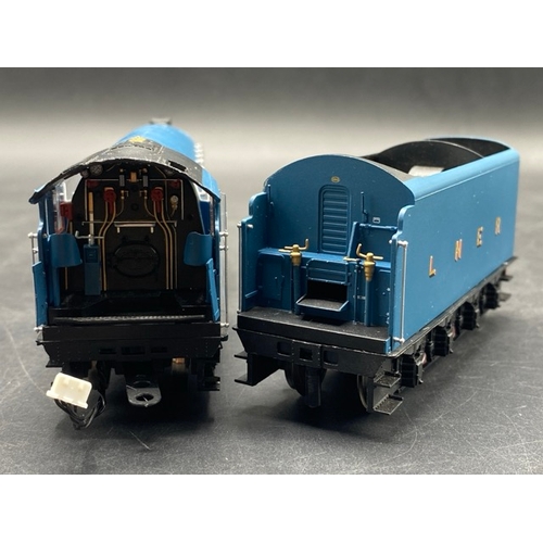 330 - Hornby R3196 Class A4 4-6-2 4468 'Mallard' in LNER Blue - The Great Gathering range with etched name... 