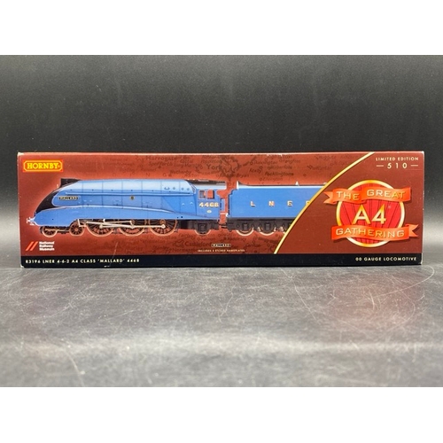 330 - Hornby R3196 Class A4 4-6-2 4468 'Mallard' in LNER Blue - The Great Gathering range with etched name... 