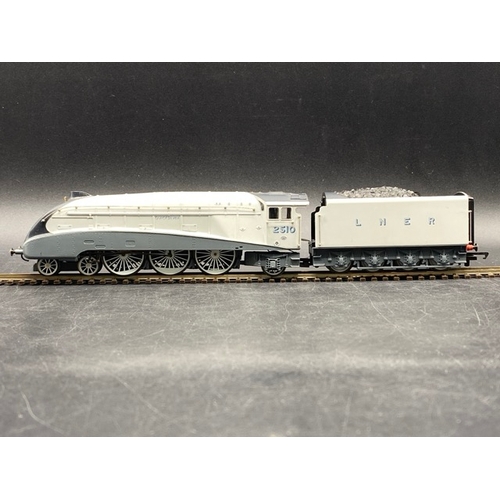 334 - Hornby R2246 Class A4 4-6-2 2510 'Quicksilver' in LNER Silver - limited edition for Hornby Collector... 