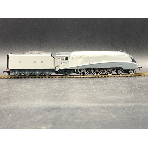 334 - Hornby R2246 Class A4 4-6-2 2510 'Quicksilver' in LNER Silver - limited edition for Hornby Collector... 